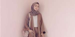 Ide Padu-padan One Set untuk Hijabers ala Fairuz Sakinah