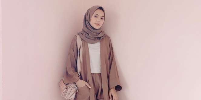 Ide Padu-padan One Set untuk Hijabers ala Fairuz Sakinah