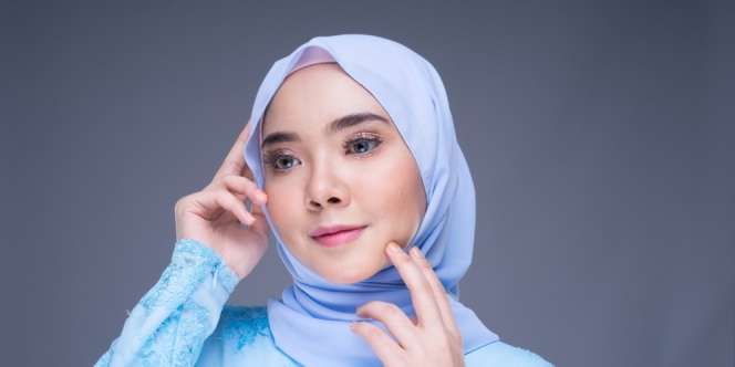 Tips dan Trik Mencegah Makeup Luntur Saat Hujan