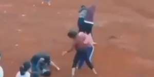 Viral Video Gadis Remaja Adu Jontos di Bojonggede