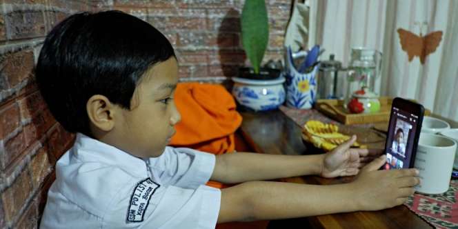 Viral, Orangtua 'Di-Kick' dari Grup Belajar Anak karena Protes Tugas Guru