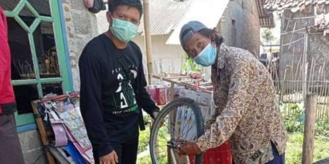 Pakai Sepeda, Pedagang Mainan Ini Taklukan Begal Motor