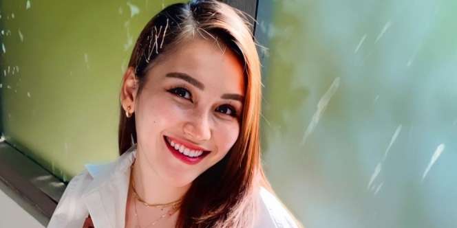 Girang Banget! Ayu Ting Ting Disapa Aktor Korea Cha Eun Woo