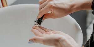 Tangan Perih Setelah Pakai Hand Sanitizer, Atasi dengan Cara Ini
