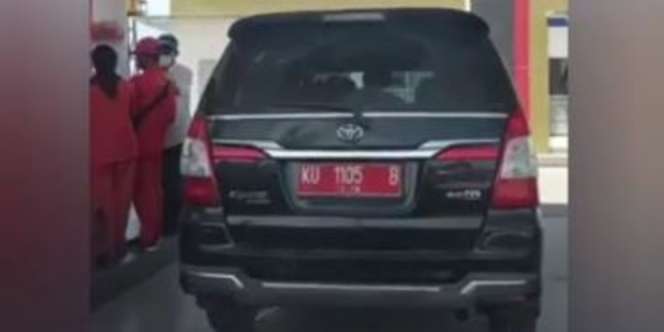 Viral, Bukan Sulap Bukan Sihir, Pelat Merah Mobil Ini 'Auto' Berubah Hitam