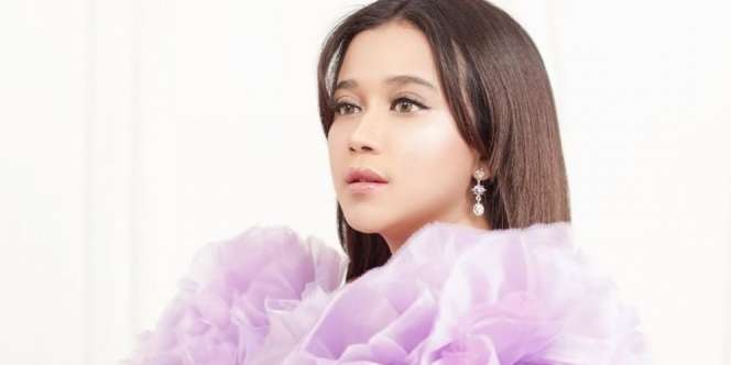 Brisia Jodie Bergerak Lincah Pamer OOTD, Lihat Kakinya Langsung Ngilu