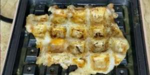 Kreasi Baru Lagi, Waffle Gurih dari Paha Ayam