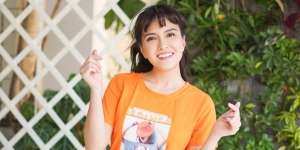 Intip Tampilan Shandy Aulia Saat Nyuci Piring With Style