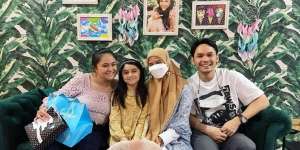 Foto-Foto Bahagia Marshanda Rayakan Ultah Bareng Anak & Keluarga Ben Kasyafani