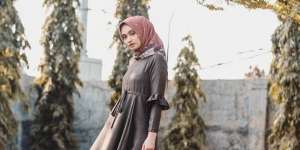 Tampil Feminim dengan Dress ala Selebgram Shella Alaztha