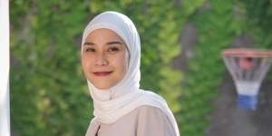 Girang Banget! Zaskia Adya Mecca Di-follow Sang Idola