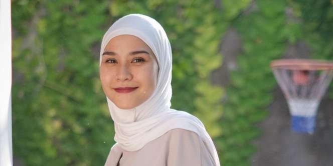 Girang Banget! Zaskia Adya Mecca Di-follow Sang Idola