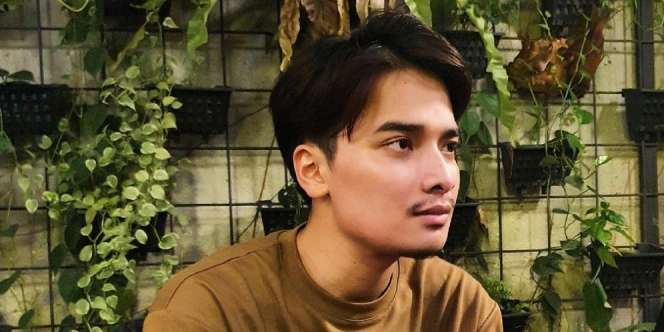 Potret Pernikahan Alvin Faiz dan Henny Rahman yang Jadi Sorotan
