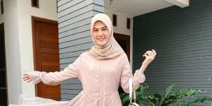 Fakta Seputar Sosok Henny Rahman, Istri Baru Alvin Faiz