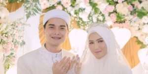Alasan Henny Rahman Mau Dinikahi Alvin Faiz