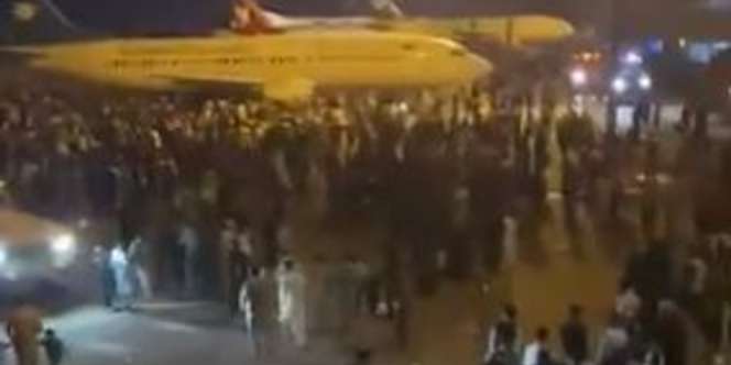 Bandara Internasional Kabul Dikerumuni Warga Afghanistan Ingin Kabur