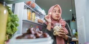 Tuntaskan Keinginan Konsumsi Makanan Manis dengan 4 Hal Ini