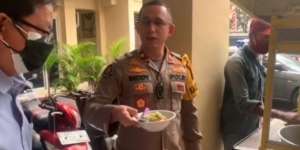 Video Kapolsek Setiabudi Dibikin Terkejut oleh Pedangang Pempek