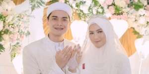 Baru Cerai, 5 Seleb Ini Menikah Lagi di Tahun yang Sama