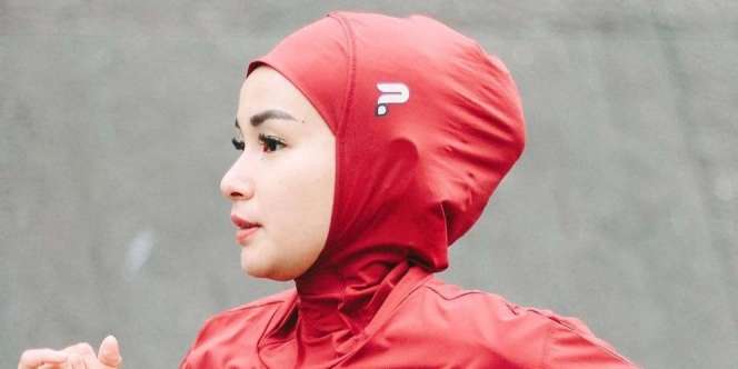 Gerakan Fit 15 Menit Soraya Larasati, Coba di Rumah!