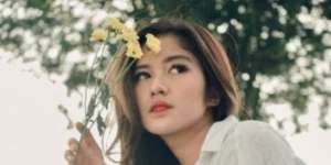 Ochi Rosdiana `Buku Harian Seorang Istri` Lakban High Heels Biar Akting Sempurna
