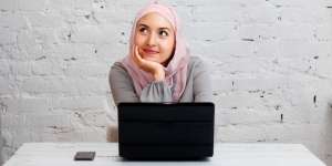 Tahapan Bikin Makeup 'On Point' Saat Virtual Meeting
