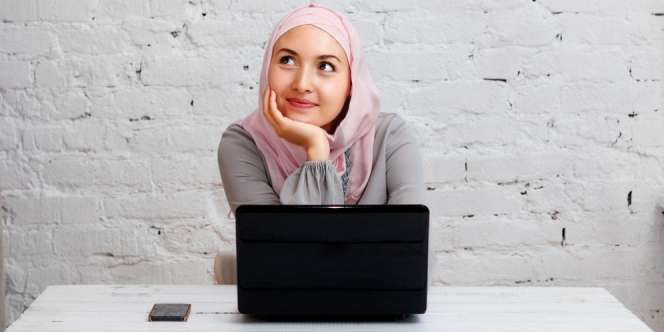 Tahapan Bikin Makeup 'On Point' Saat Virtual Meeting