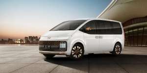 Penantang Baru Alphard, Ini Spesifikasi MPV Futuristik Hyundai Staria & Harganya