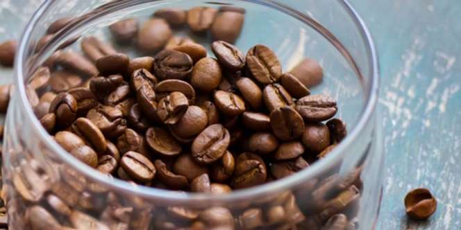 Trik Kontrol Nafsu Makan Pakai Wadah Isi Biji Kopi dari Ahli Gizi