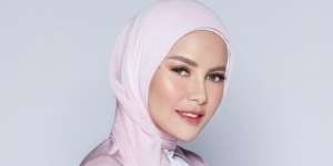 Berani Coba Macam OOTD, Olla Ramlan Makin Modis