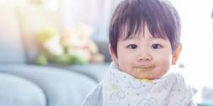 Dampingi Si Kecil MPASI, Pastikan Kebutuhan Nutrisinya Terpenuhi Ya Moms