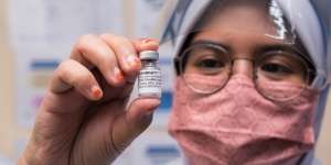 Bos Pfizer Peringatkan Kemungkinan Munculnya Varian Virus Corona Kebal Vaksin
