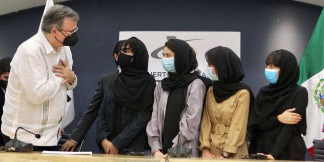 Kebahagiaan Tim Robotik Wanita Afghanistan Dapat Suaka di Meksiko