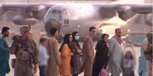 Warga Afghanistan Diminta Jauhi Bandara Kabul, Ada Ancaman Serangan ISIS-K