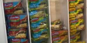 Ada Warung Mi Instan 'Next Level', Pakai Etalase
