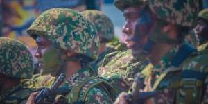 Tentara di Malaysia Dipecat Karena Menolak Vaksinasi Covid-19