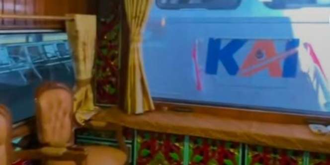 Penampakan Kereta `Sultan` KAI Bertarif Rp25 Juta, Ada Kasur& Ruang Rapat