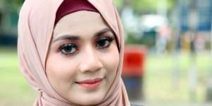Panjangkan Bulu Mata dengan 3 Bahan Alami, Memang Bisa?