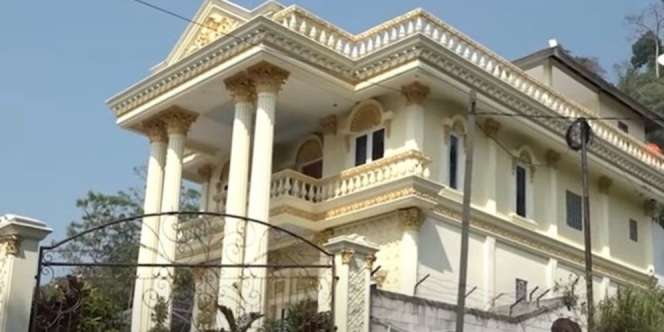 Dedi Mulyadi Melongo Lihat Rumah Pak Kades, Megah Bak Istana