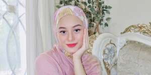 Intip Potret Dinda Hauw Tenteng Tas Mewah bak ABG