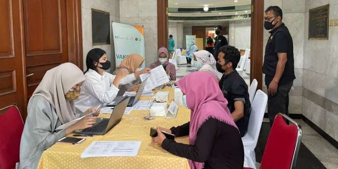 Gelar Sholat Jumat, Masjid Sunda Kelapa Sediakan Fasilitas Vaksinasi