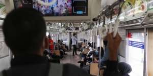 Mulai Hari Ini, Naik KRL Harus Tunjukkan Sertifikat Vaksin Covid-19