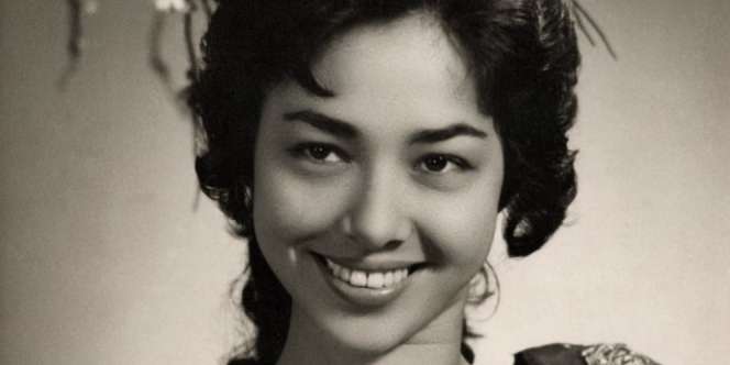 Gadis Cantik di Foto Lawas Ini Jadi Artis Tersohor, Bisa Tebak?