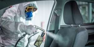 Jangan Sembarang Semprotkan Disinfektan ke Mobil, Bahaya!