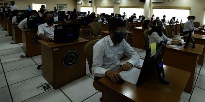 Tak Punya Sepatu Hitam, `Ide Kepepet` Peserta Tes CPNS Bikin Tepok Jidat