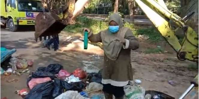 Tak Sengaja Terbuang, Gelang Rp240 Juta Ditemukan Sehabis Acak-Acak Bak Sampah
