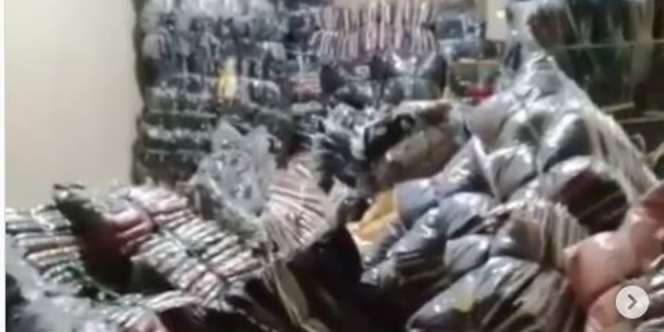 Tak Bisa Ditelepon, Satu Keluarga Ditemukan Meninggal Tertimbun Pakaian