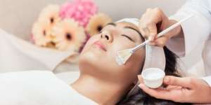 Bersihkan Pori-pori dengan Mikrodermabrasi, Bikin Glowing!