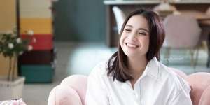 Punya Lebih dari Satu, Harga Sandal Nagita Slavina Bikin Netizen Riuh