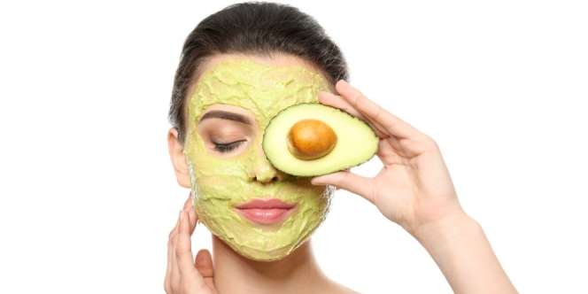 Masker Alpukat Bantu Lawan Jerawat dan Penuaan Dini